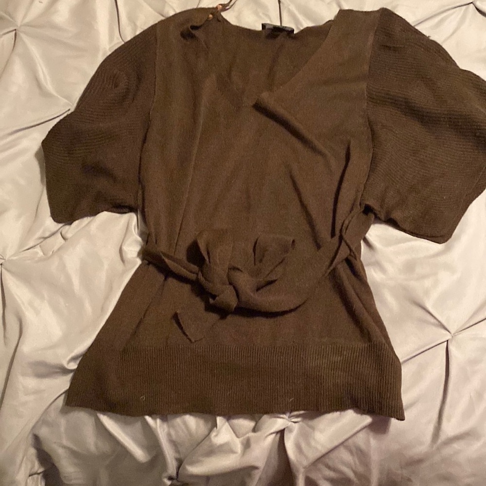 Brown vneck sweater